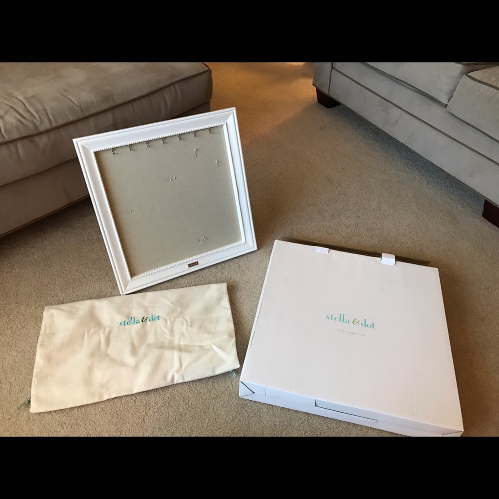Stella & Dot Large Jewelry Frame